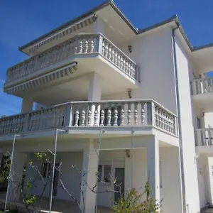 https://apartmani-jureta.hotels-in-trogir.com